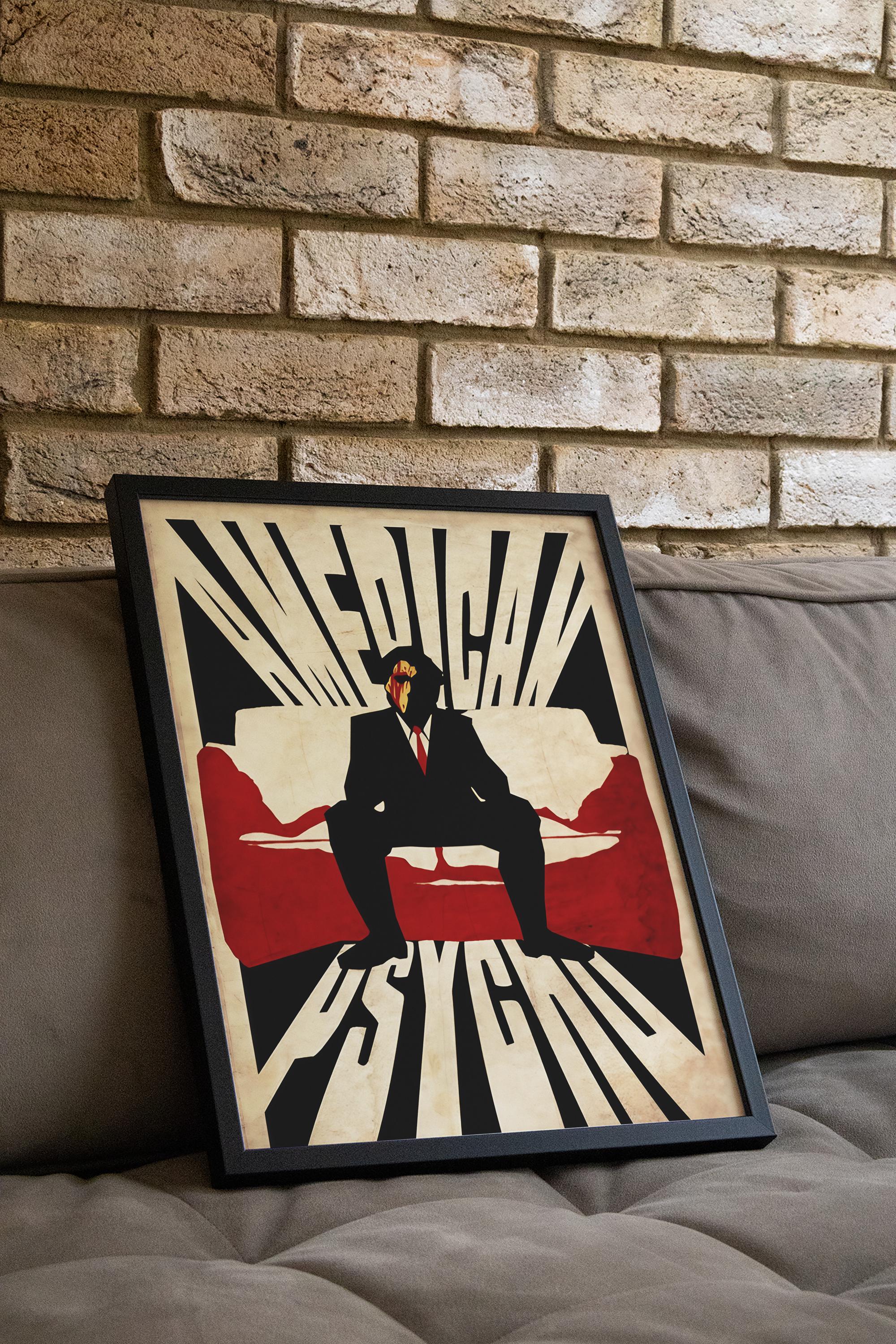 poster di American Psycho incorniciato, appoggiato a divano grigio